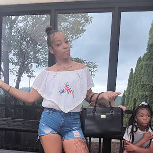 Meet your Posher, Shamia